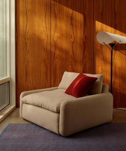 Sink Down Lounge Chair